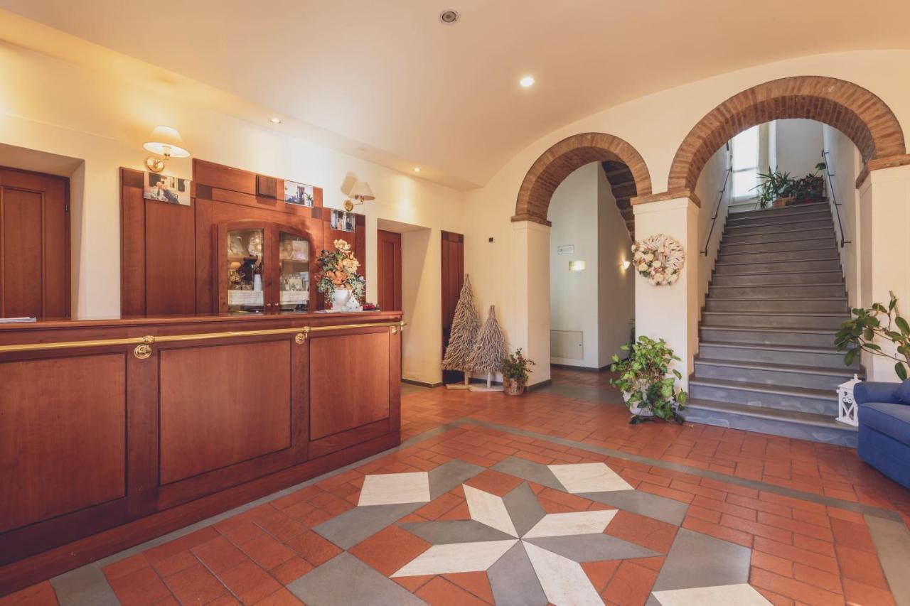 Albergo Ristorante Pasqui Rocca San Casciano Екстер'єр фото
