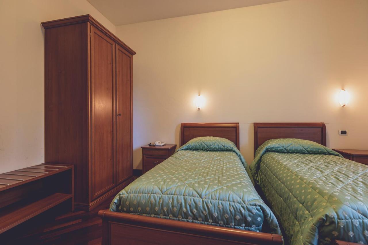 Albergo Ristorante Pasqui Rocca San Casciano Екстер'єр фото