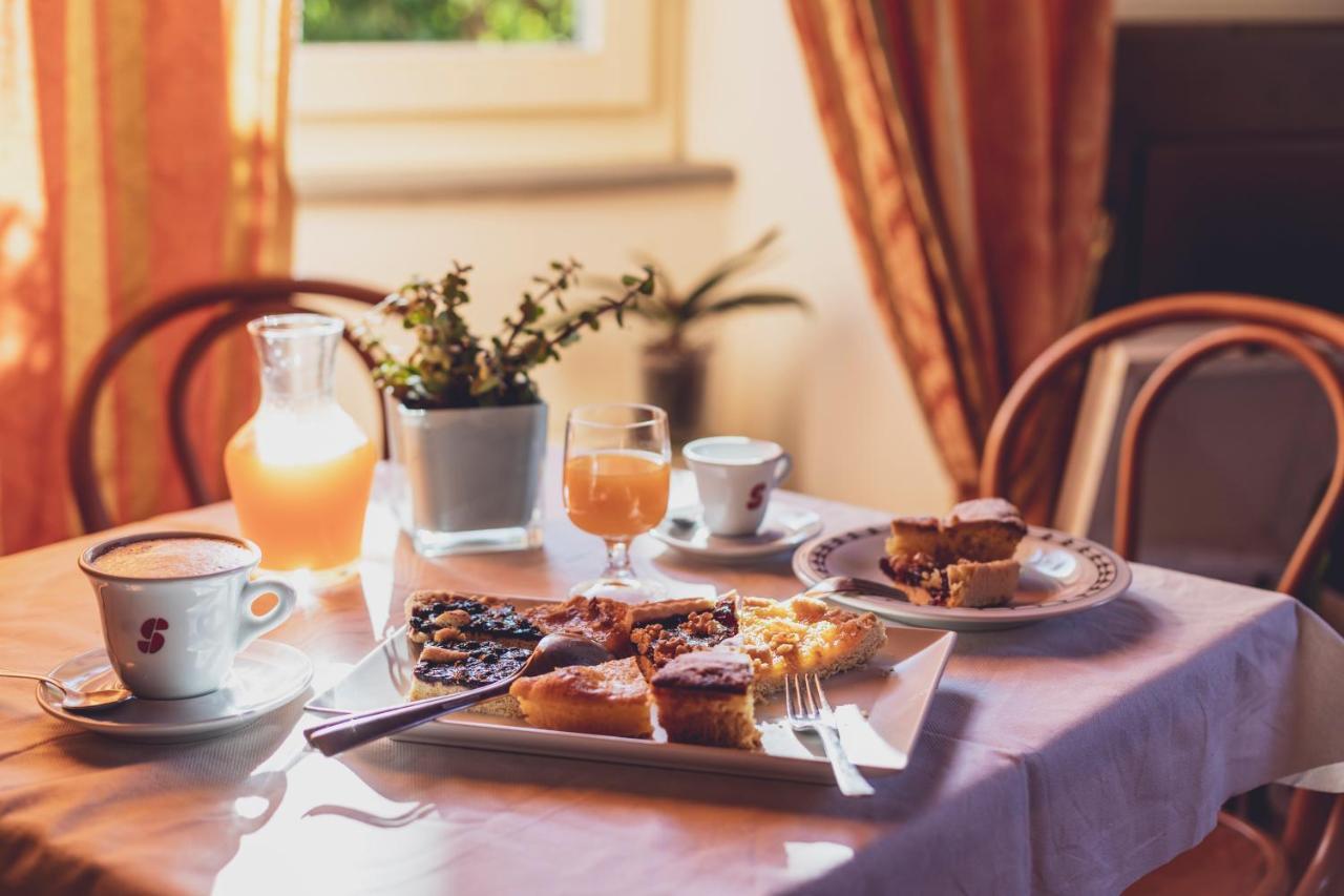 Albergo Ristorante Pasqui Rocca San Casciano Екстер'єр фото