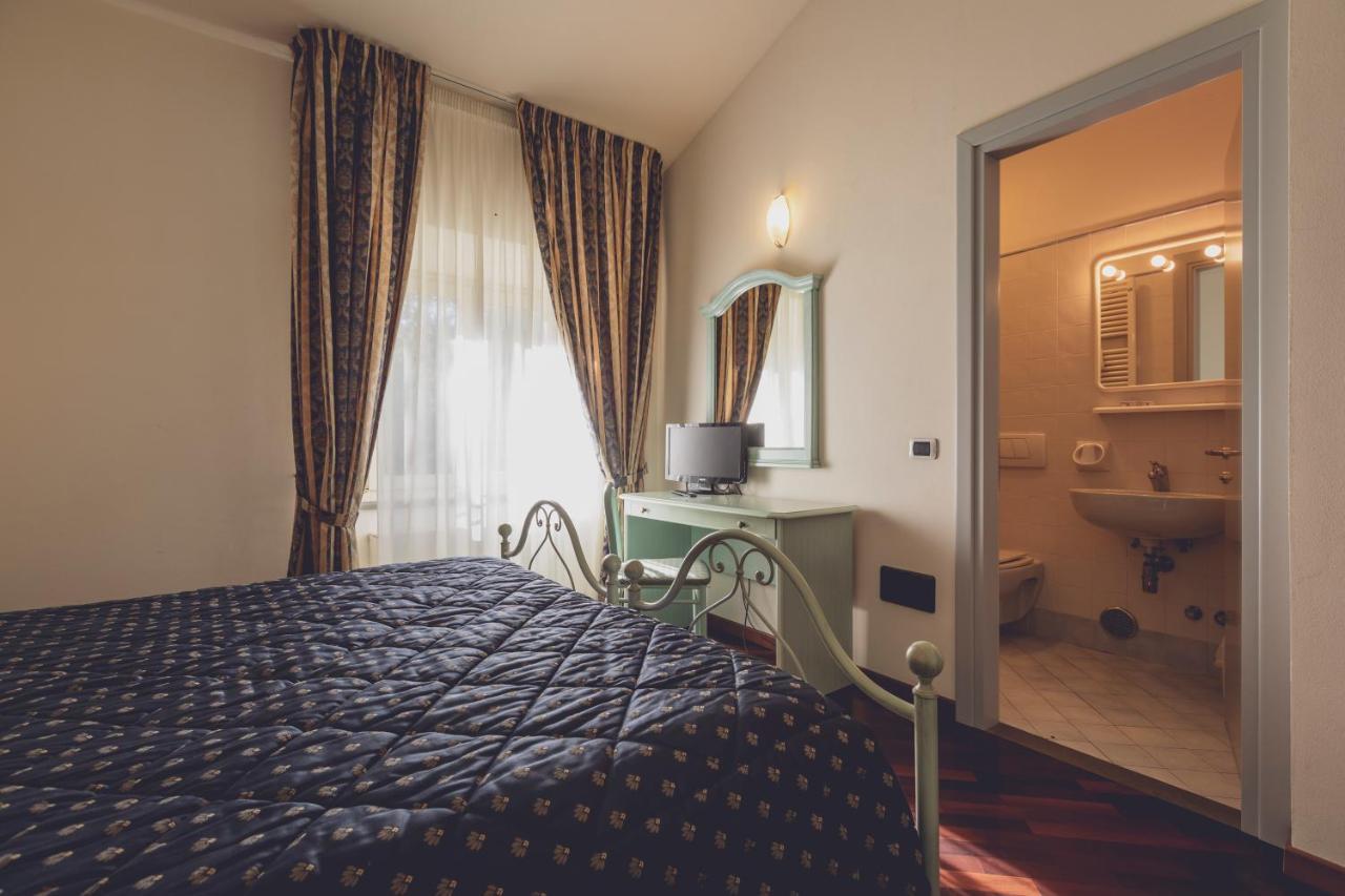 Albergo Ristorante Pasqui Rocca San Casciano Екстер'єр фото