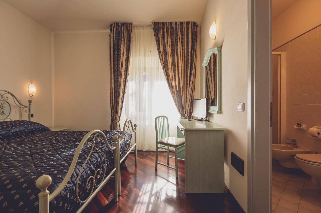 Albergo Ristorante Pasqui Rocca San Casciano Екстер'єр фото
