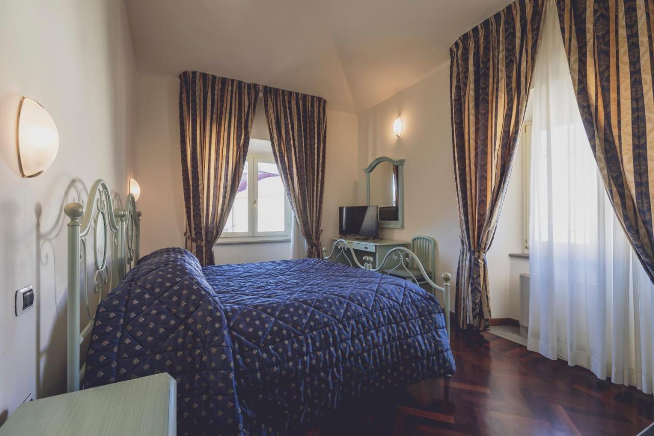 Albergo Ristorante Pasqui Rocca San Casciano Екстер'єр фото